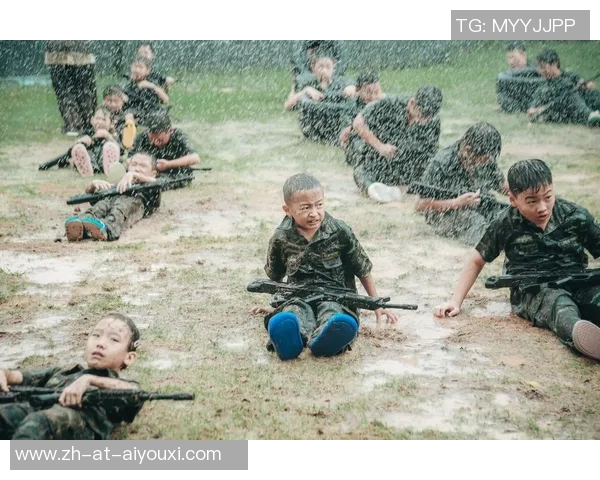 足球场上的特种兵是谁?揭秘球星背后的军事素养与极限挑战 足球场上的特种兵是谁?揭秘球星背后的军事素养与极限挑战